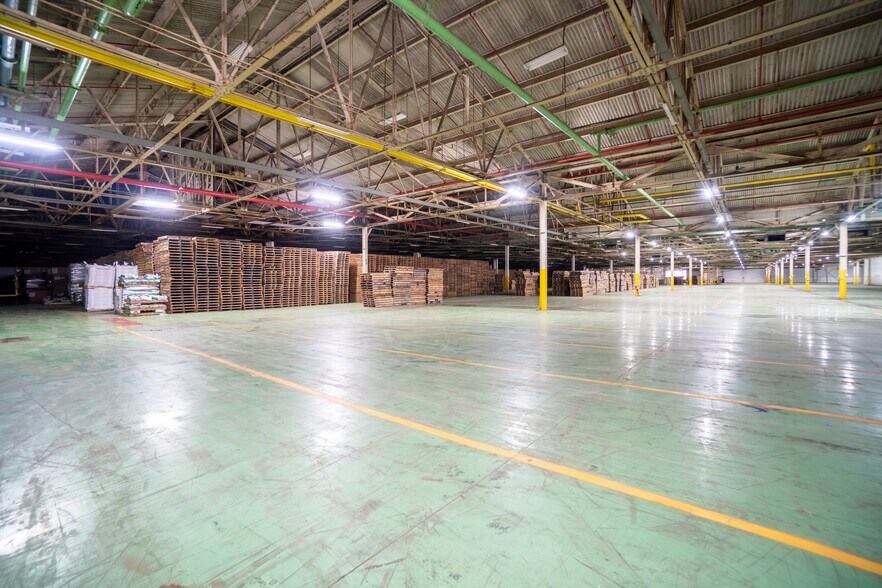 More Photos Of 625-707 W South Side Dr, Decatur Manufacturing For Sale