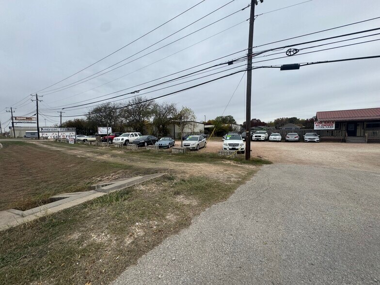 More Photos Of 6505 Highway 79, Hutto Auto Dealership For Sale