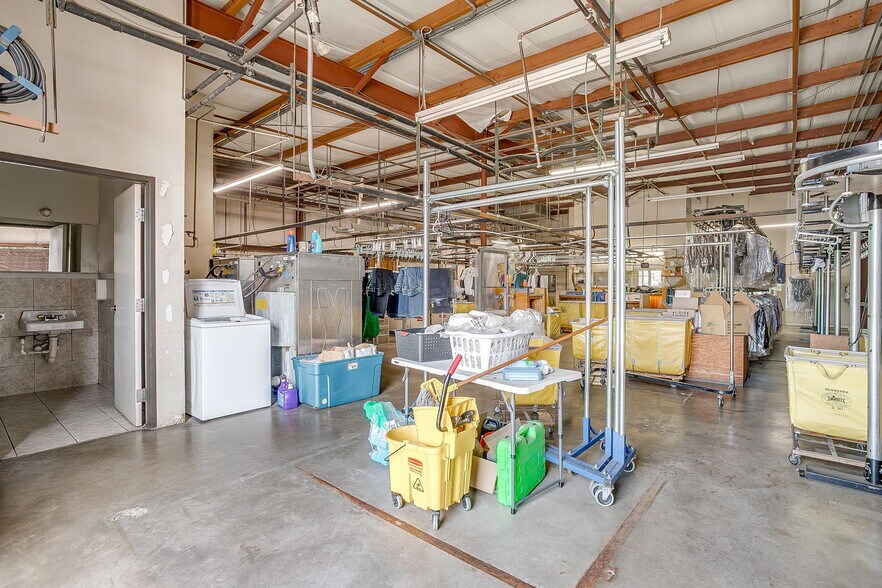 More Photos Of 6325 Lake Worth Blvd, Fort Worth General Retail For Sale