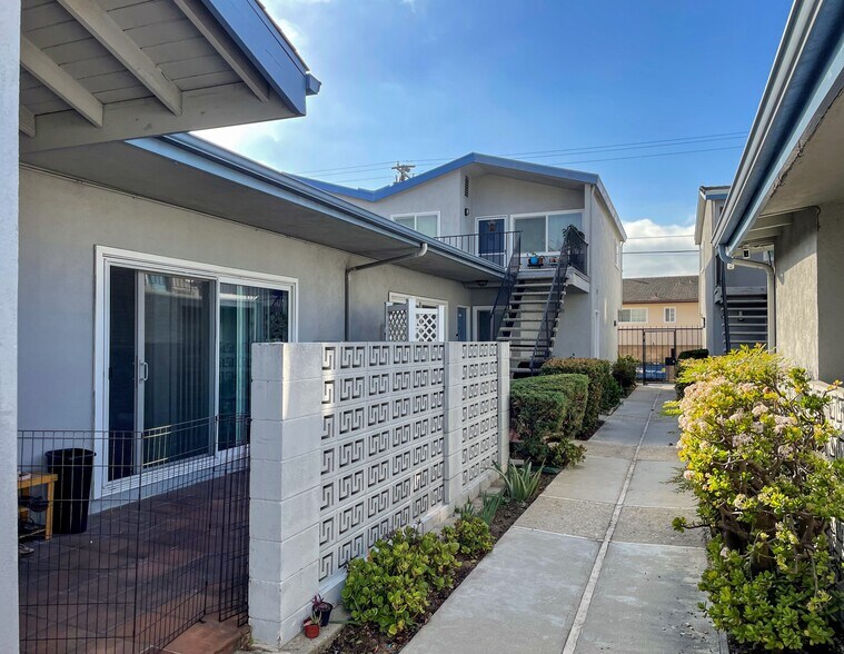 More Photos Of 3564 Del Amo Blvd, Torrance Apartments For Sale