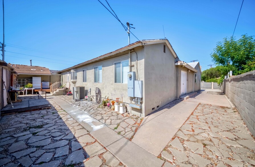 More Photos Of 1555 W Commonwealth Ave, Fullerton Office For Sale