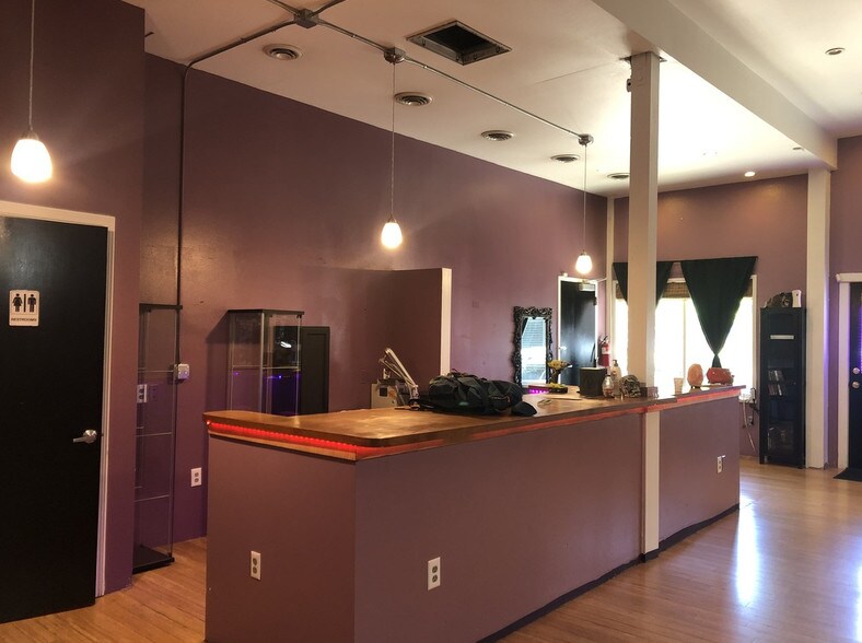 More Photos Of 1733-1737 SE Morrison St, Portland Apartments For Lease