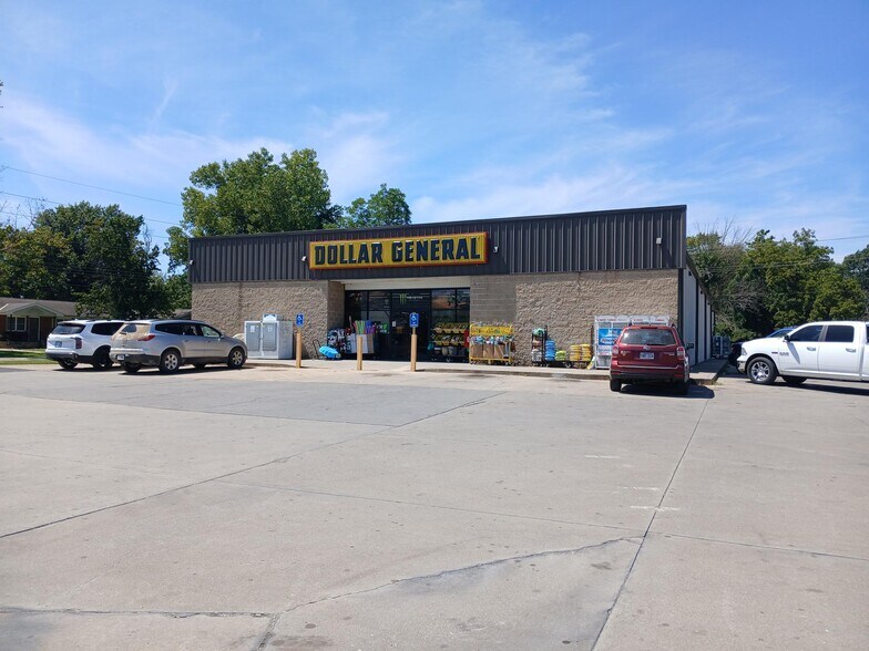 More Photos Of 605 Holly St, Pleasanton General Retail For Sale