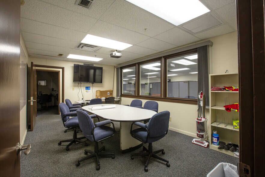 More Photos Of 8 Morin St, Biddeford Warehouse For Sale