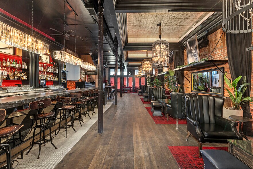 More Photos Of 712-714 Montgomery St, San Francisco Storefront Retail Office For Sale