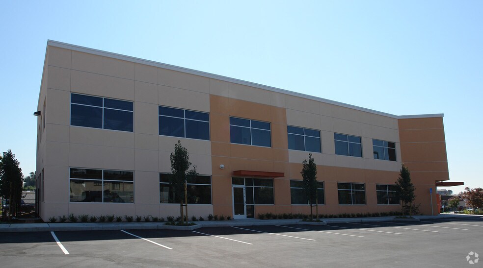 More Photos Of 20700 Lake Chabot Rd, Castro Valley Medical For Lease