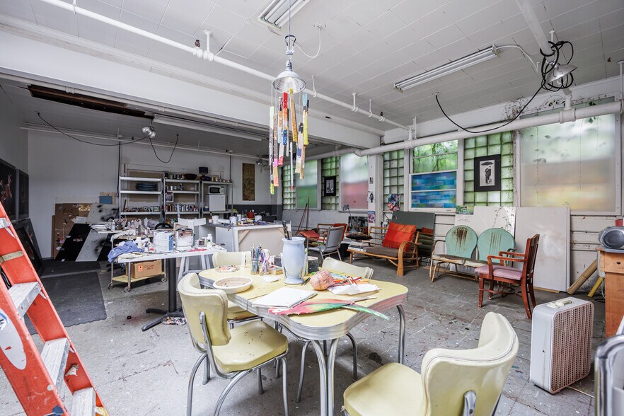 More Photos Of 1024 Garson Ave, Rochester Light Manufacturing For Sale
