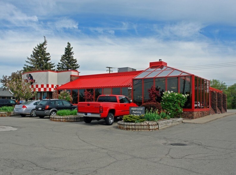 More Photos Of 5834 Highland Rd, Waterford Restaurant For Sale