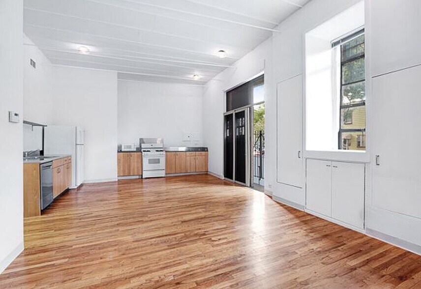 More Photos Of 129 11th St, Brooklyn Manufacturing For Sale