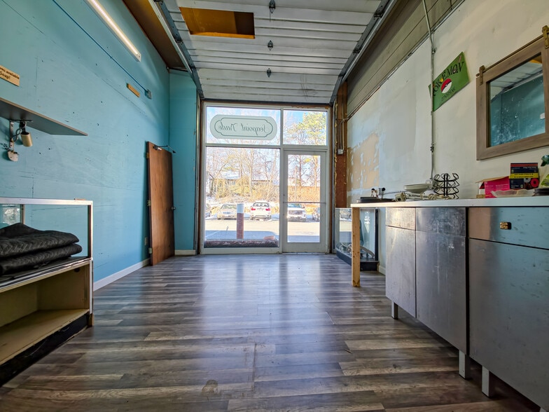 More Photos Of 7 Colonel Dr, Bourne Auto Repair For Sale