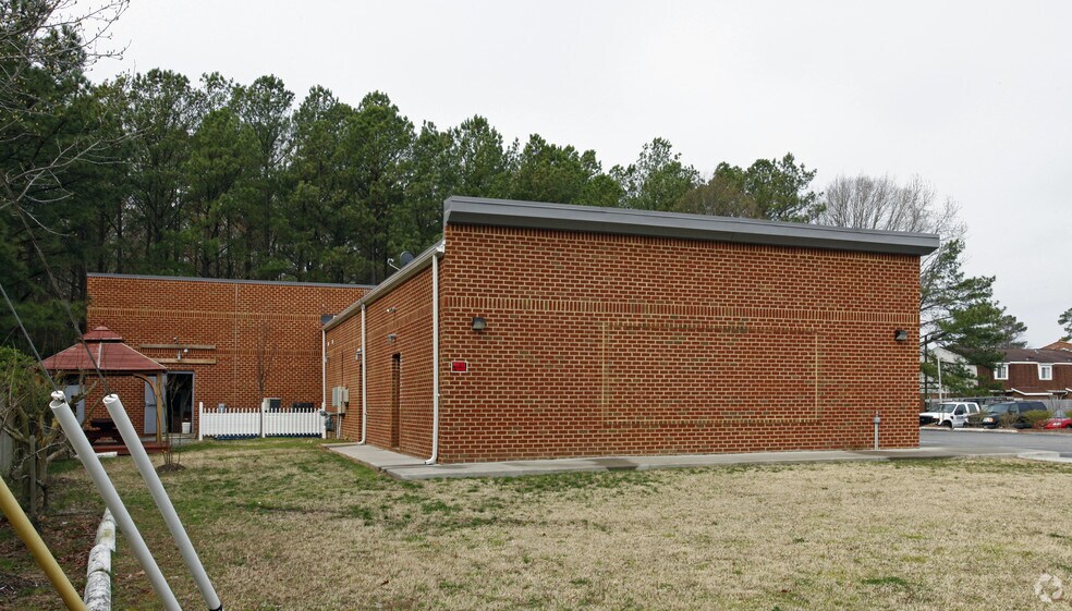 More Photos Of 15463 Warwick Blvd, Newport News General Retail For Lease