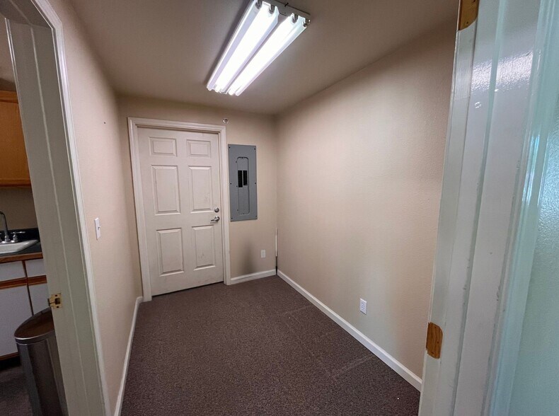 More Photos Of 3032 Silver Sage Dr, Carson City Medical For Lease