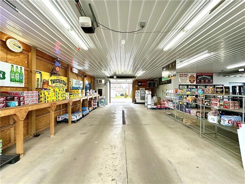 More Photos Of 1814 W State St, New Castle Convenience Store For Sale