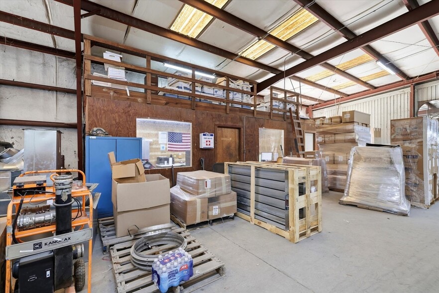 More Photos Of 4711 Capital Cir SW, Tallahassee Warehouse For Sale