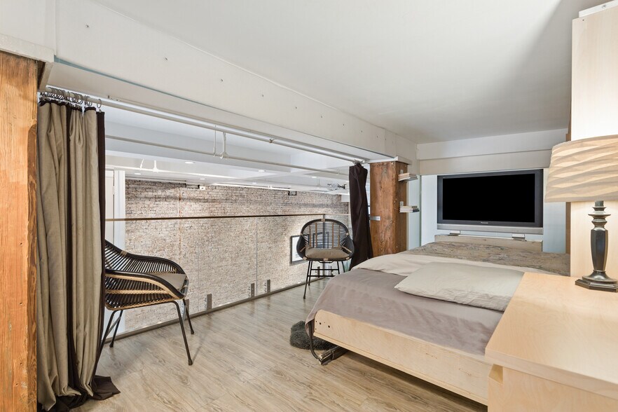 More Photos Of 333 Park Ave S, New York Office For Lease