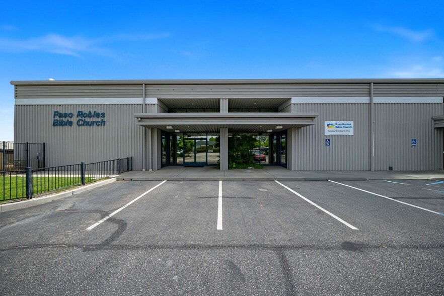 More Photos Of 2200 Golden Hill Rd, Paso Robles Warehouse For Sale