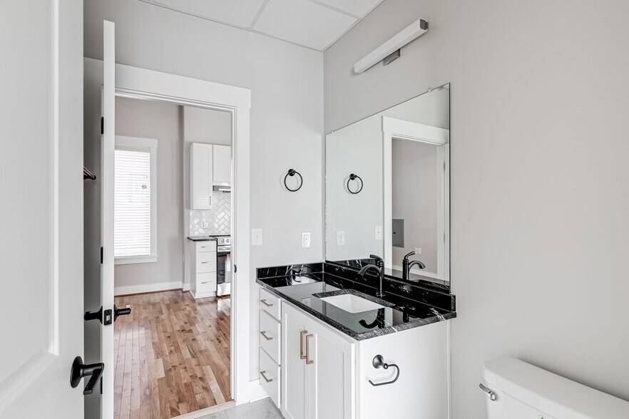 More Photos Of 1421 Bainbridge St, Richmond Apartments For Sale