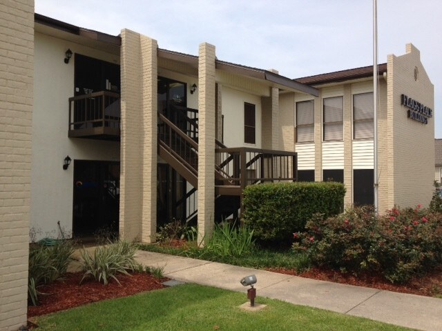 More Photos Of 113 Flagg Pl, Lafayette Medical For Lease