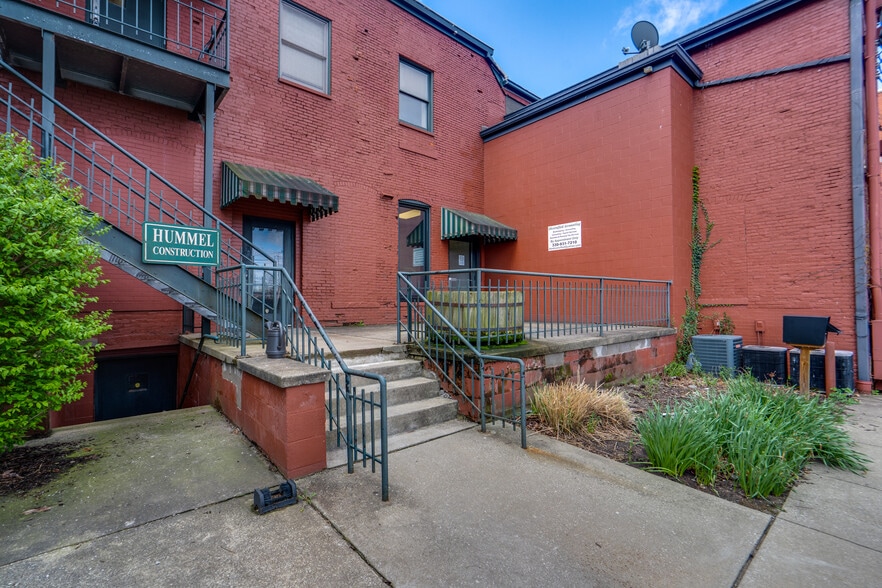 More Photos Of 121-127 E Main St, Ravenna Storefront Retail Office For Sale
