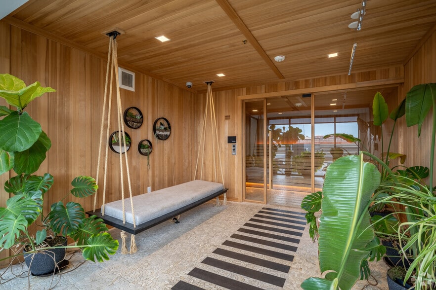 More Photos Of 747 Hampden Ave, Saint Paul Apartments For Sale