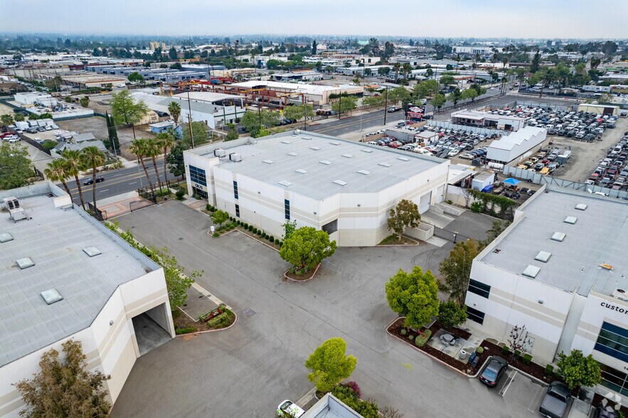 More Photos Of 1458 E Mission Blvd, Pomona Warehouse For Lease