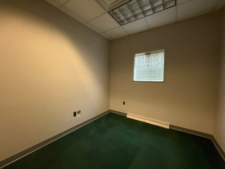 More Photos Of 750-758 S Monroe St, Monroe Office For Sale