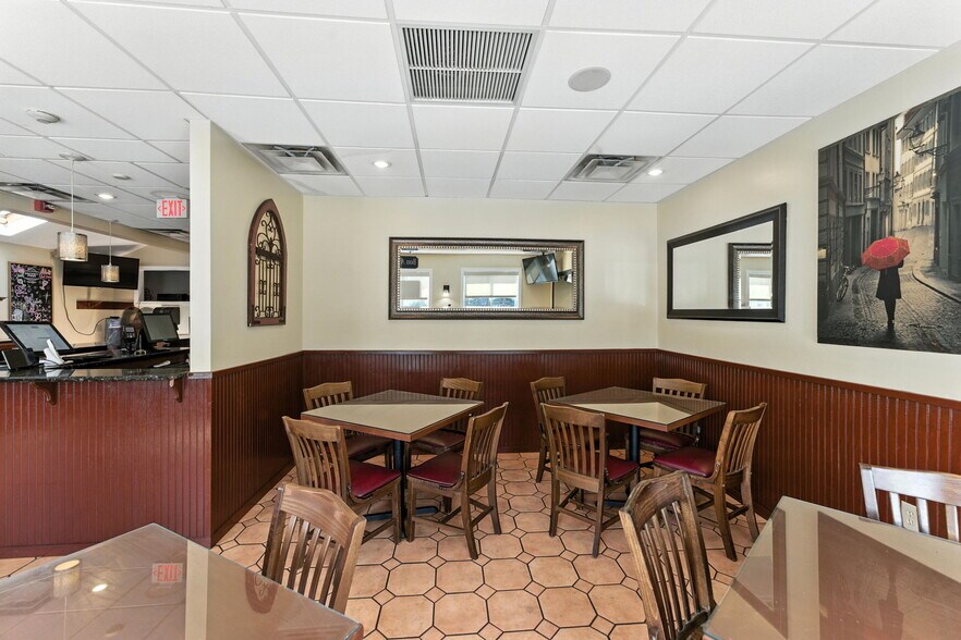 More Photos Of 568 Providence St, West Warwick Restaurant For Sale