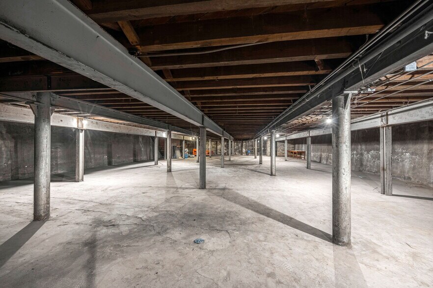 More Photos Of 2327 N Milwaukee Ave, Chicago General Retail For Lease