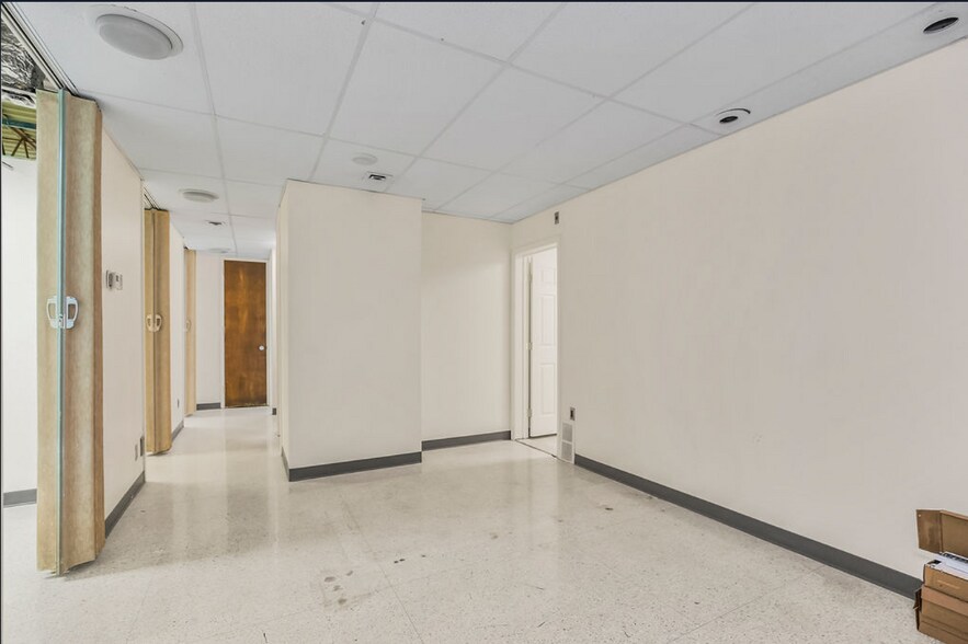 More Photos Of 1854 Minnesota Ave, Kansas City Office Residential For Sale