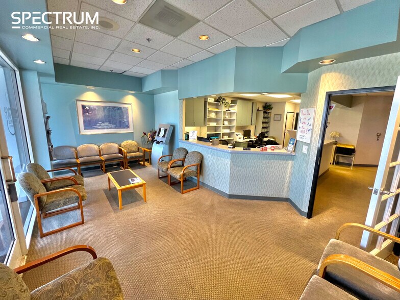 More Photos Of 23206 Lyons Ave, Santa Clarita Medical For Sale