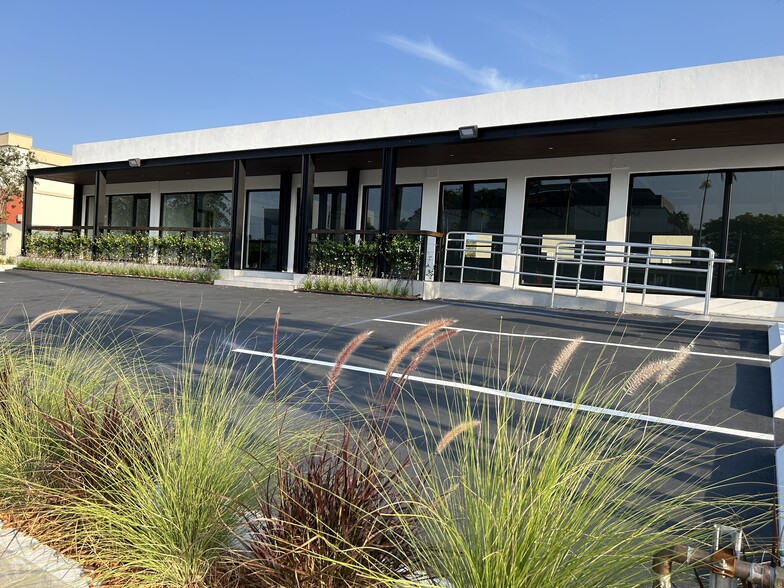 More Photos Of 2100 E Commercial Blvd, Fort Lauderdale Storefront Retail Office For Lease