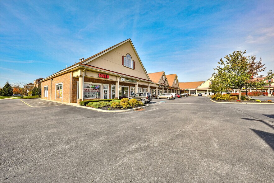 More Photos Of 850 Golden Dr, Blandon Unknown For Lease
