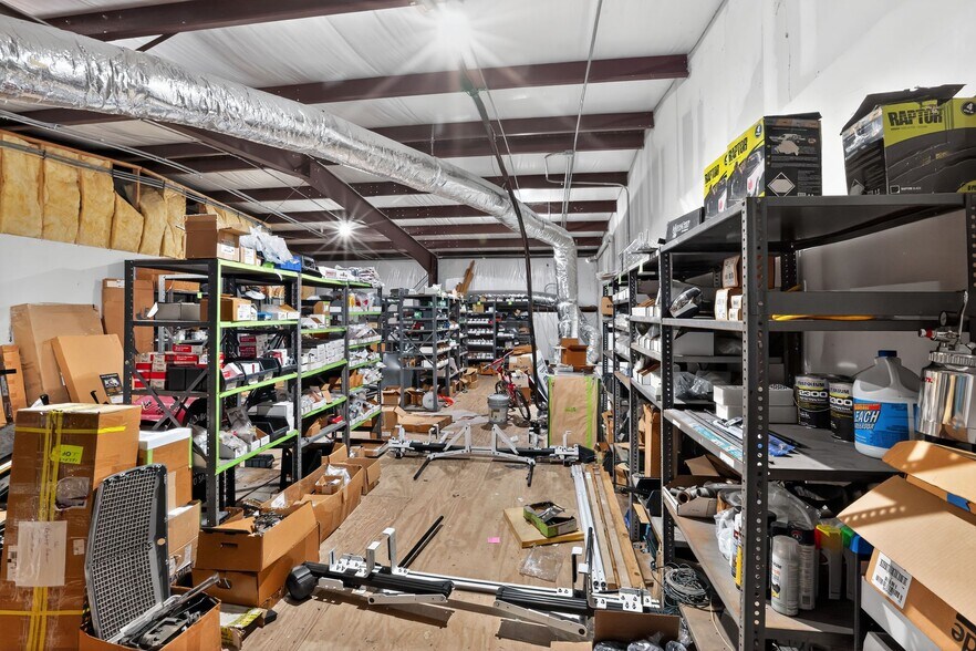 More Photos Of 15590 Florida Blvd, Baton Rouge Showroom For Sale