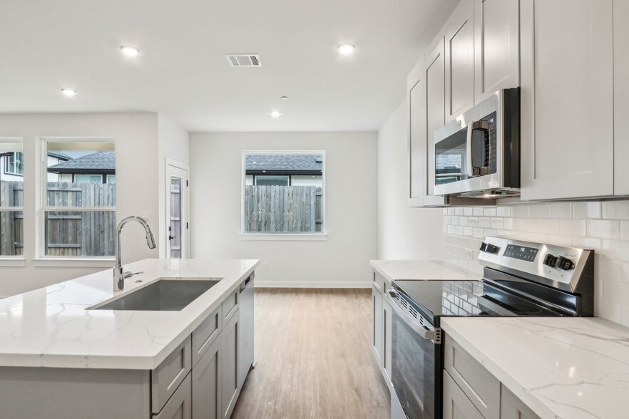 More Photos Of 2600 Gattis School Rd, Round Rock Multifamily For Sale