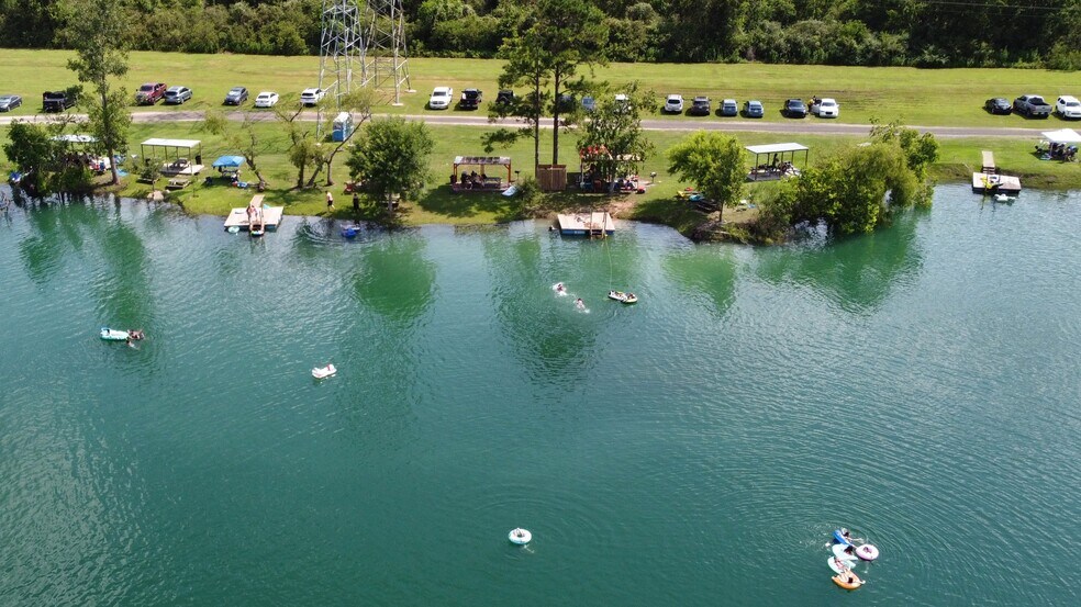 More Photos Of 19230 Morris Ave, Manvel Trailer Camper Park For Sale