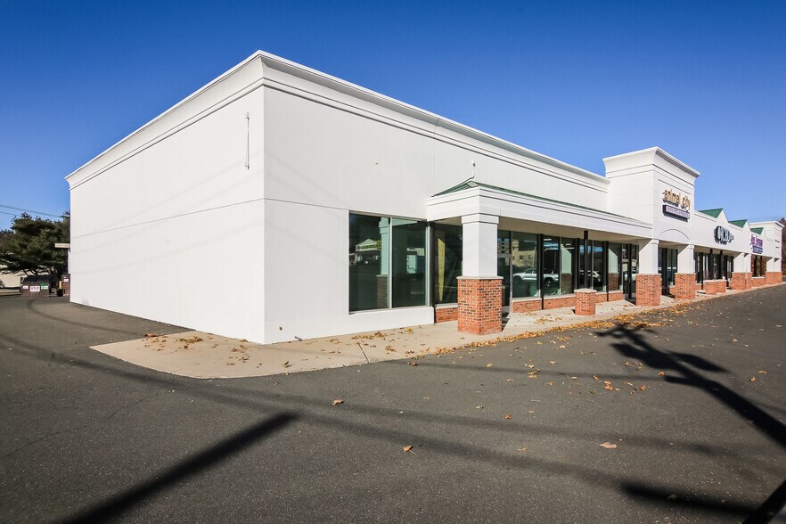 More Photos Of 425 Talcottville Rd, Vernon Freestanding For Lease