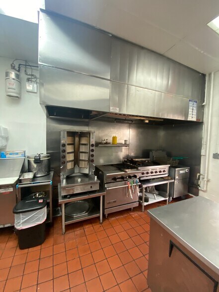 More Photos Of 9545 Reseda Blvd, Northridge Unknown For Lease