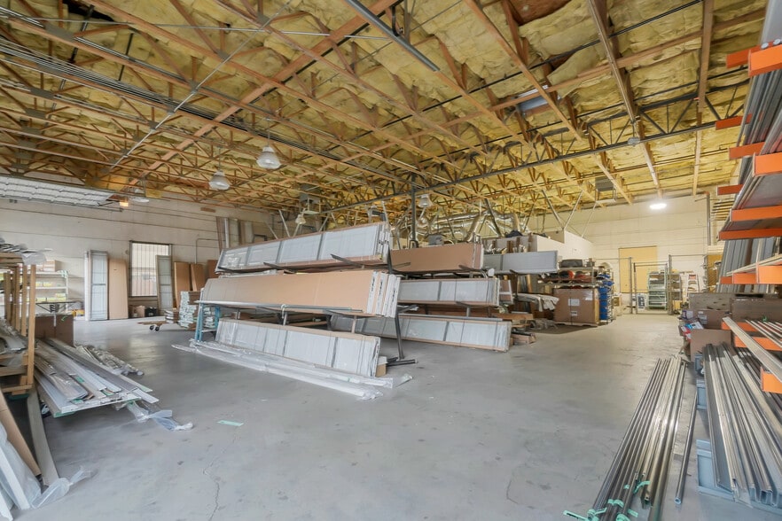More Photos Of 3748 Civic Center Dr, North Las Vegas Light Manufacturing For Sale