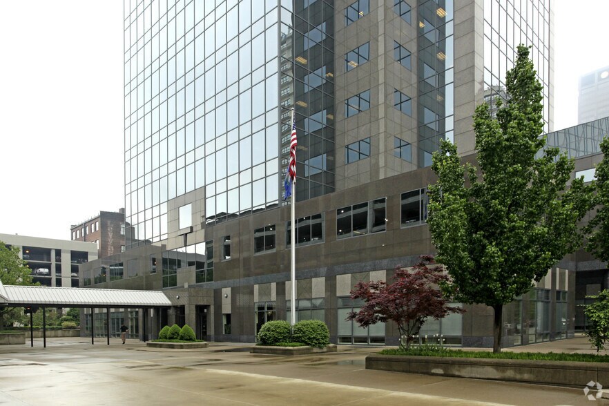 More Photos Of 220 W Main St, Louisville Office For Lease