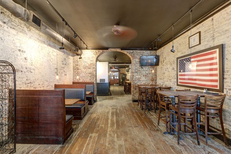 More Photos Of 21 W Bay St, Savannah Restaurant For Lease
