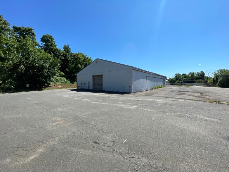 More Photos Of 66 State St, North Haven Garden Center For Sale