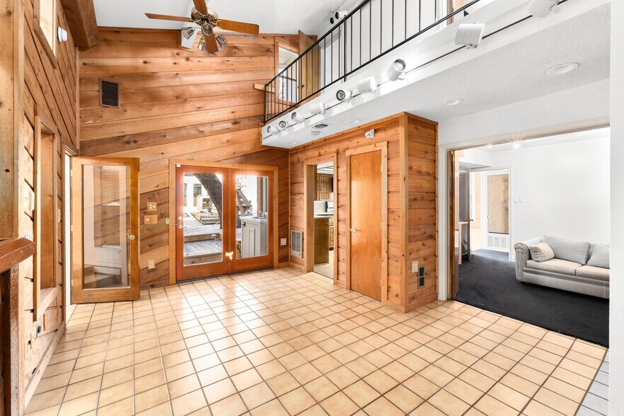 More Photos Of 121 Scott St, San Marcos Office Residential For Sale