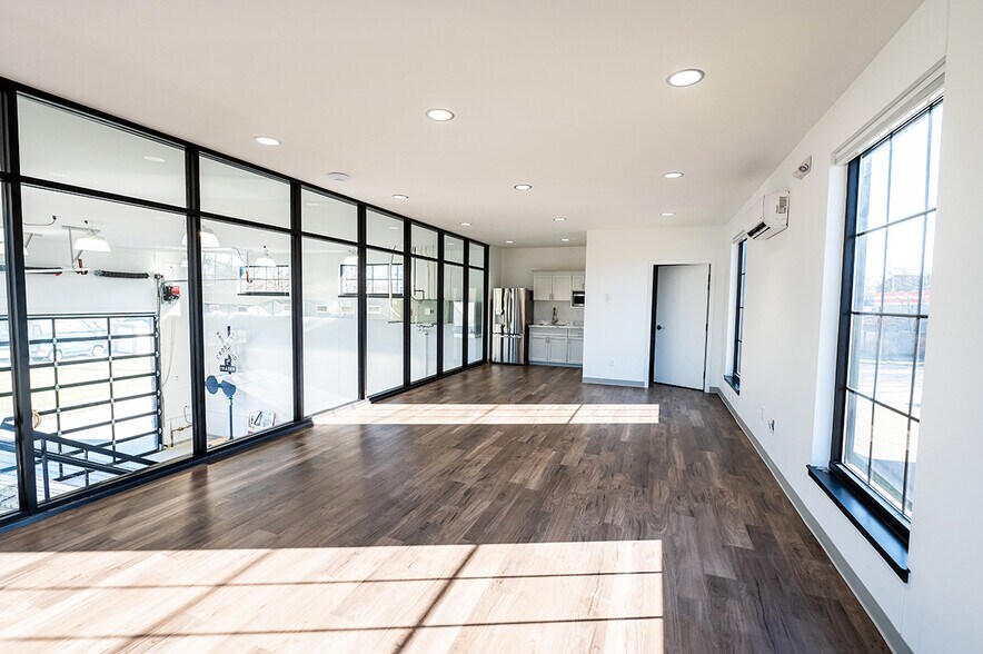 More Photos Of 402 S Elmwood Ave, Medina Freestanding For Sale