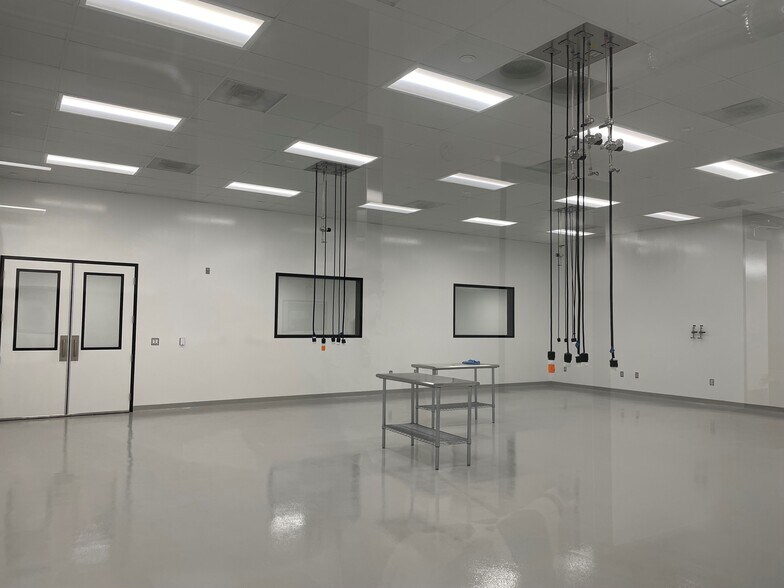 More Photos Of 1958 Kellogg Ave, Carlsbad Research And Development For Lease