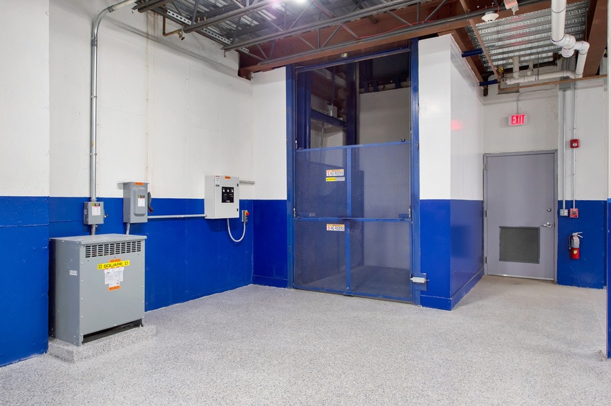 More Photos Of 77 Queens Ln, East Hampton Light Distribution For Lease