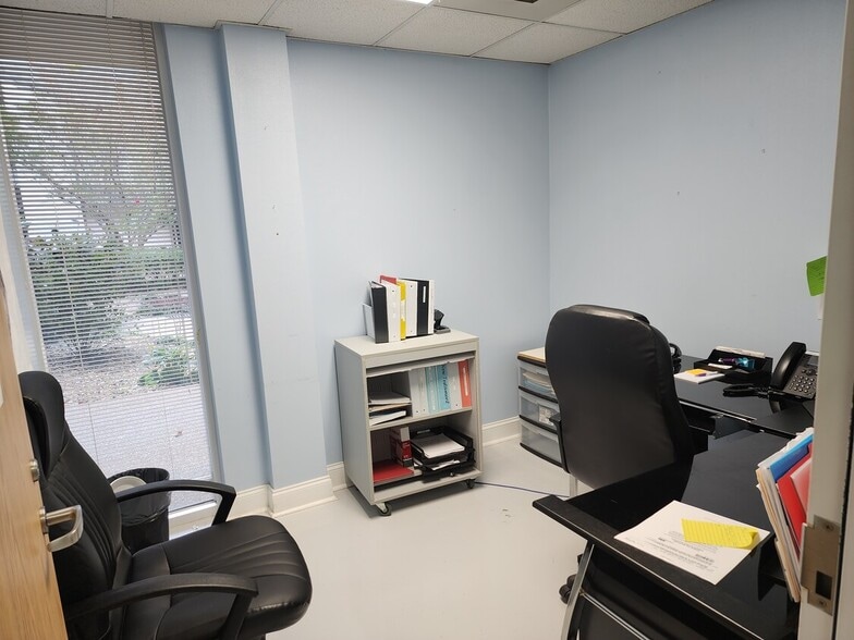 More Photos Of 5040 Snapfinger Woods Dr, Decatur Medical For Lease