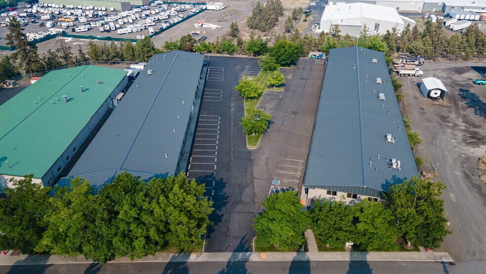 More Photos Of 62958 NE Layton Ave, Bend Light Manufacturing For Sale