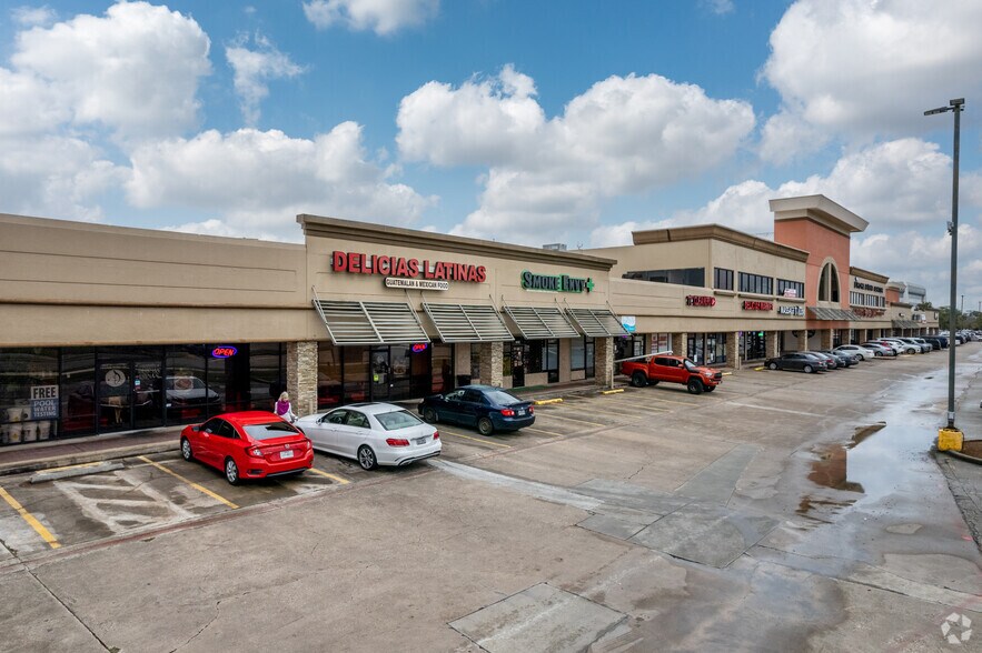 More Photos Of 18301-18313 Egret Bay Blvd, Houston Unknown For Lease