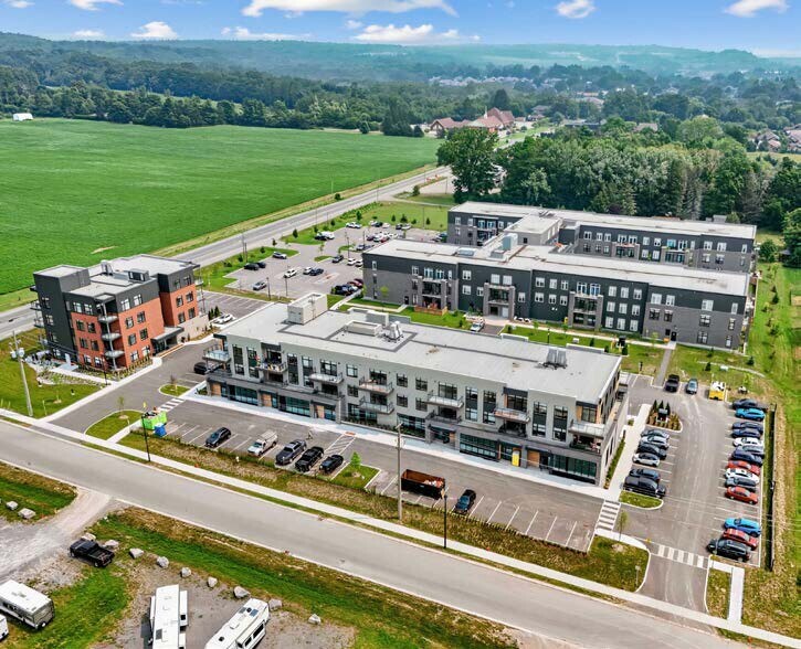 Primary Photo Of 1 Rundle Ln, Brighton Apartments For Lease