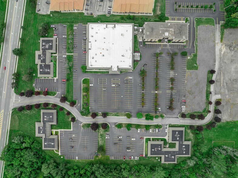More Photos Of 250 Cross Keys Office Park, Fairport Unknown For Lease